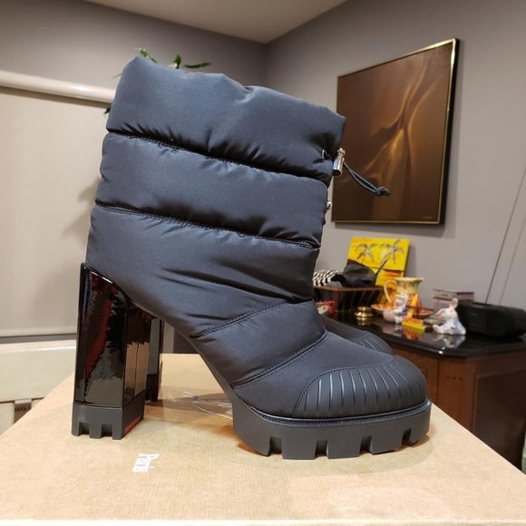 NEW Christian Louboutin Oriona Lug Quilted Bootie size 40.5 - Picture 6 of 14